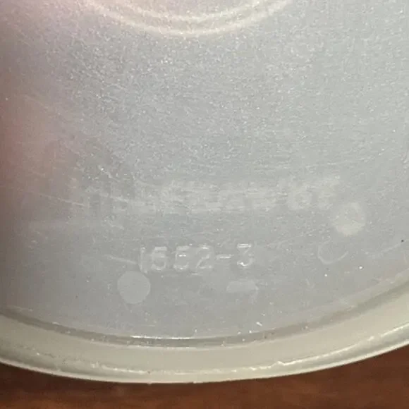 Tupperware 109 7oz Bell Cups Primary Colors 1552 Lips Used Condition - Picture 4 of 11